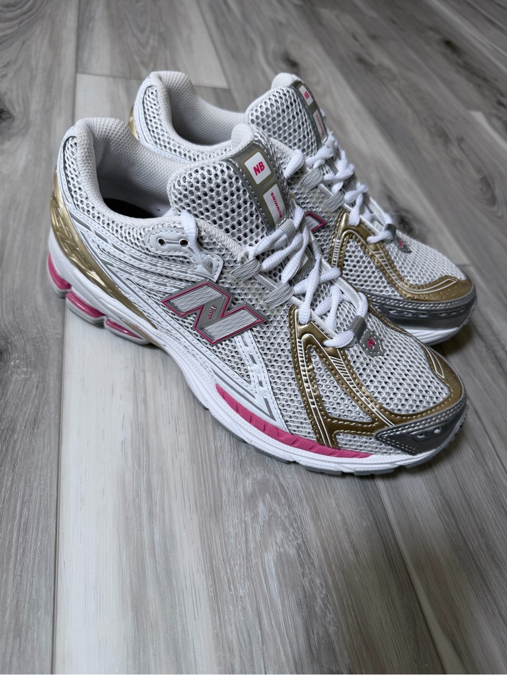 New Balance 1906R U1906RCH Men’s 9 Women’s 10.5 White Gold Sneakers